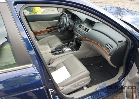 2011 Honda Accord 2.4 Ex-L from USA, damaged, VIN 1HGCP2F88BA072869